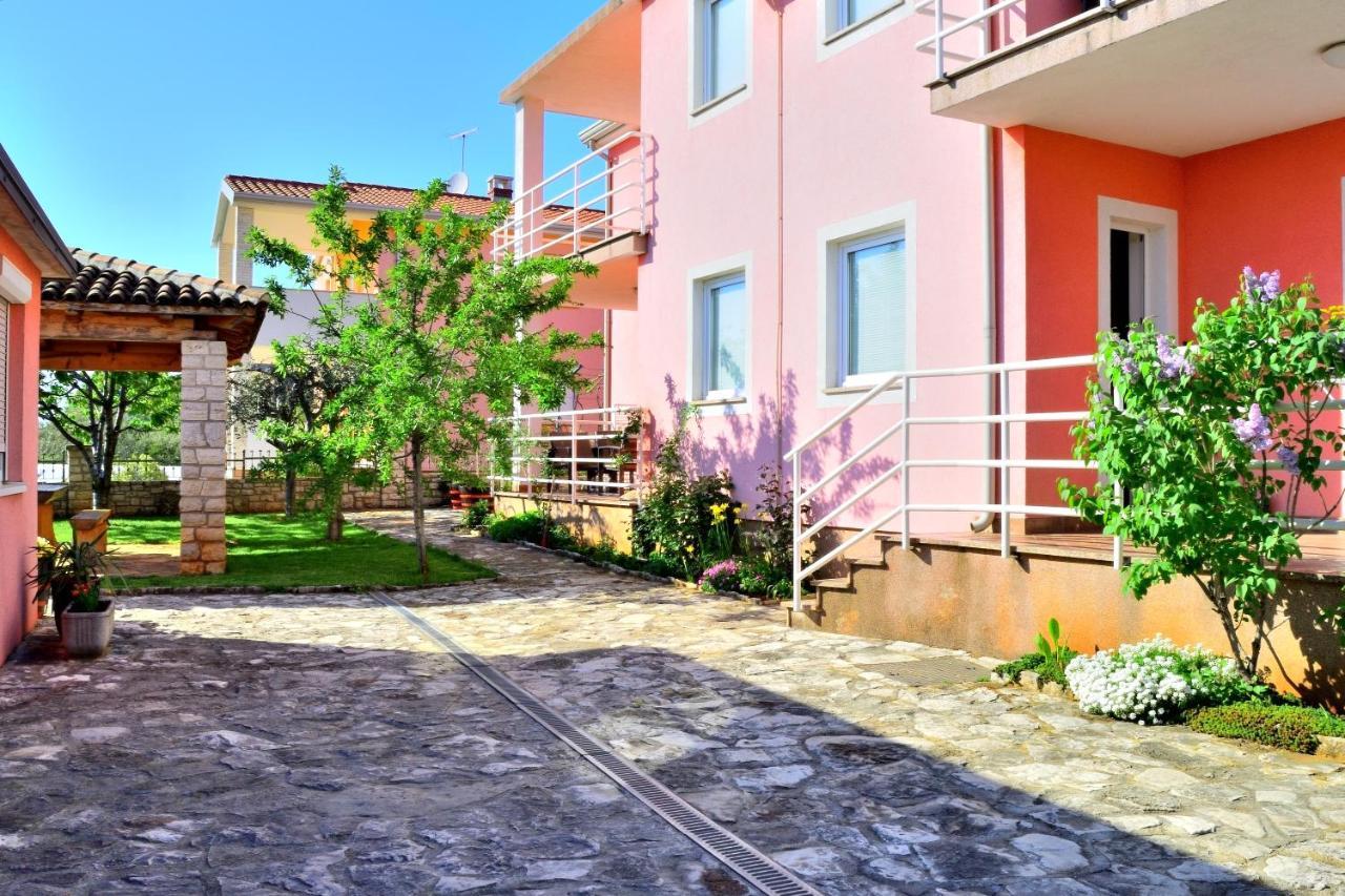 Apartment Domus Lauri Umag Extérieur photo