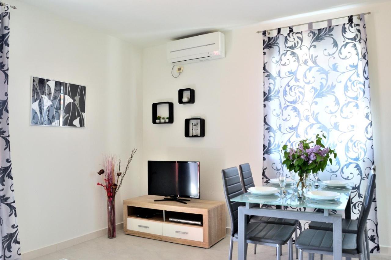Apartment Domus Lauri Umag Extérieur photo